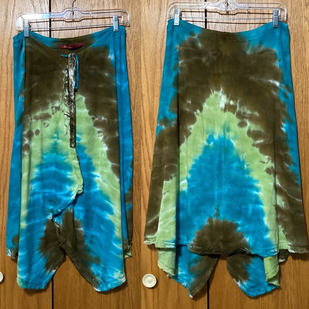 💙💚 Tiedye Long Skirt 💙💚